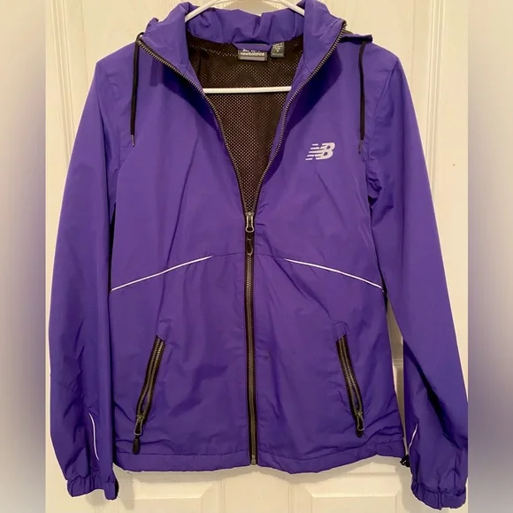 New Balance Women's Mesh-Lined Windjacket - Picture 1 of 5